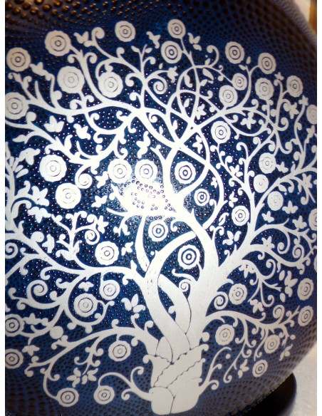 Lampada da tavolo in resina a bottiglia Albero della vita blu dipinta tecnica maori spirale cm35x15x45
