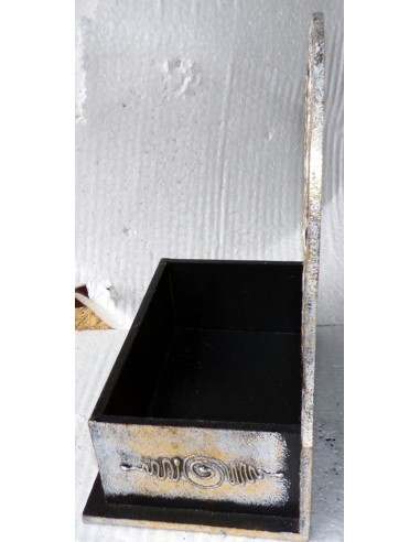 Scatola Portachiavi o svuota tasche anche muro...