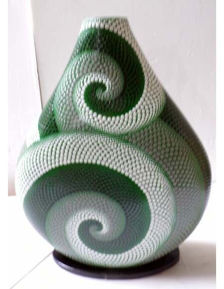 Lampada da tavolo in resina a bottiglia dipinta tecnica maori spirale cm 35x15x45 verde