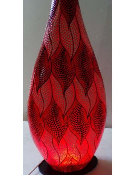 Lampada da tavolo in resina a bottiglia fiamme rosse bianche tecnica maori cm 34x12x80h