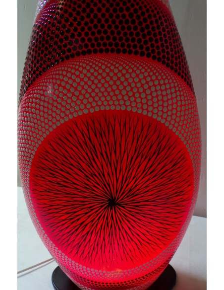 Lampada da tavolo in resina a bottiglia fiore rosso nero bianche tecnica maori cm 34x12x80h