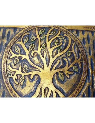 Baule in legno con albero della vita color oro...
