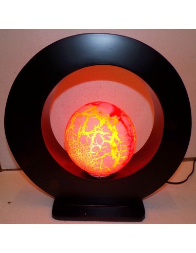 Lampada da tavolo nera in MDF e sfera in resina...