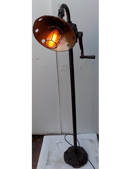 Piantana Industrial in ferro con parti originali cm 35x24x135 vintage