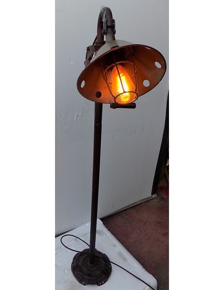 Piantana Industrial in ferro con parti originali cm 35x24x135 vintage