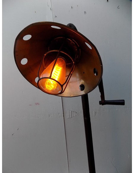 Piantana Industrial in ferro con parti originali cm 35x24x135 vintage