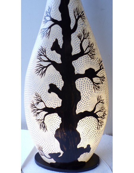 Lampada da tavolo in resina a bottiglia bianca con albero della vita tecnica maori cm 30x7x76h