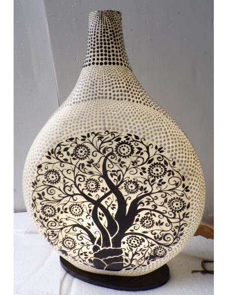 Lampada da tavolo in resina a bottiglia Albero della vita bianca nero dipinta tecnica maori spirale cm 36x12x52