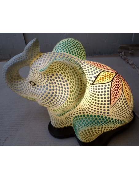 Lampada abatjour elefante cm 35 in resina dipinta celeste bianca con tecnica aborigena maori idea regalo