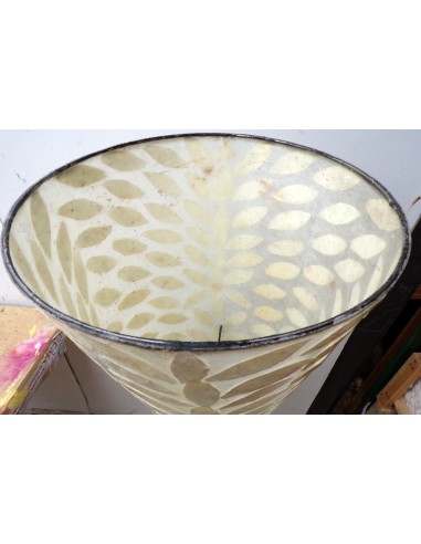 Piantana in resina e conchigila madreperla...