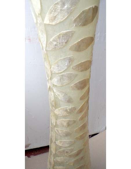 Piantana in resina e conchigila madreperla applicata cm 150h lampada bianca cono fiori