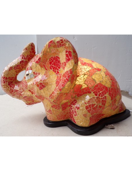 Lampada abatjour Elefante in resina e mosaico giallo rossa idea regalo