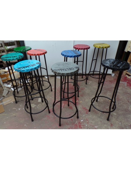 Sgabello Bar con seduta a tappo bottiglia giallo nero rosso grigio industrial