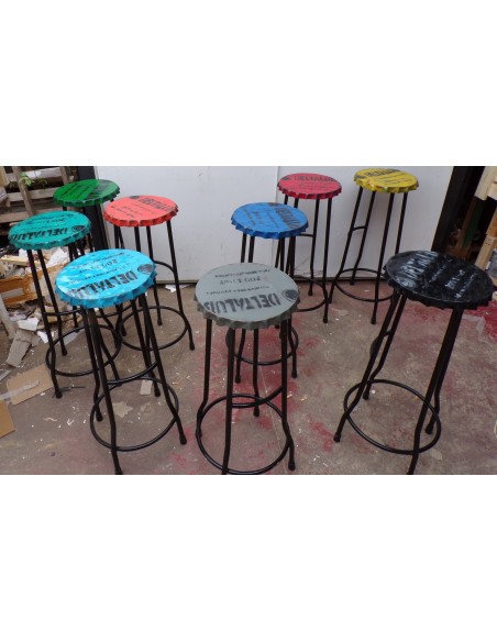 Sgabello Bar con seduta a tappo bottiglia giallo nero rosso grigio industrial