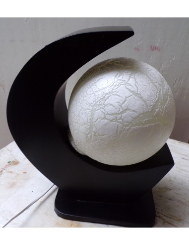 Lampada da tavolo nera in MDF e sfera in resina...