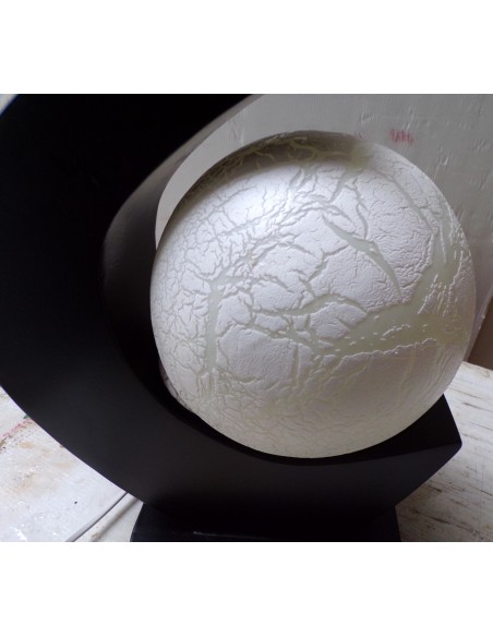Lampada da tavolo nera in MDF e sfera in resina bianca e nera cm 27x15x33h luna n3