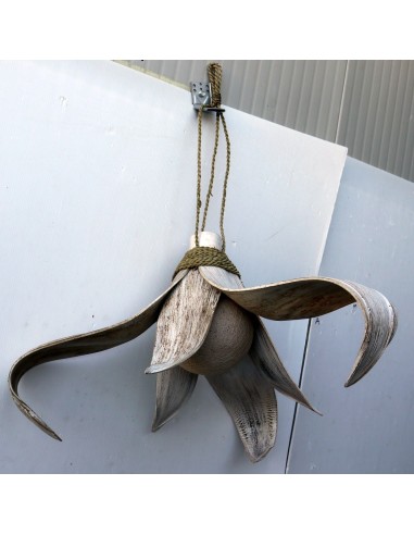 Lampadario in Cocco bianco decapato con palla...