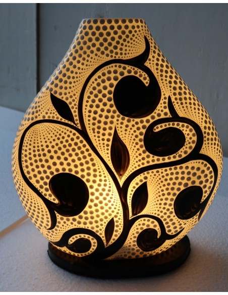 Lampada da tavolo abatjour in resina a bottiglia dipinta tecnica maori fiori foglia cm 24x6x26h