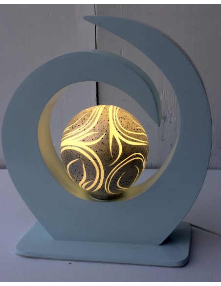 Lampada da tavolo cm 40x18x45h in legno mdf bianco ghiaccio con lampada aborigena spiral