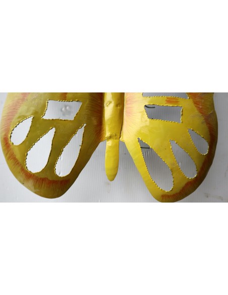 Farfalla decorativa in metallo dipinto sfruttabile come applique gialla cm 30
