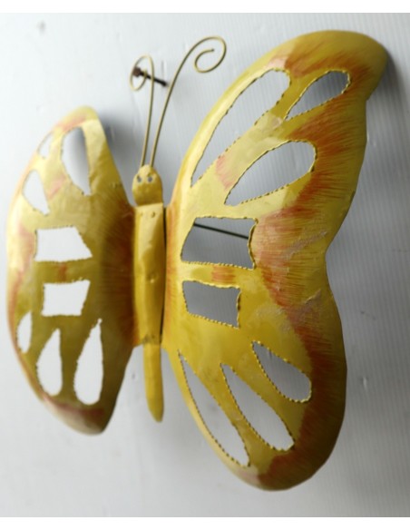 Farfalla decorativa in metallo dipinto sfruttabile come applique gialla cm 30