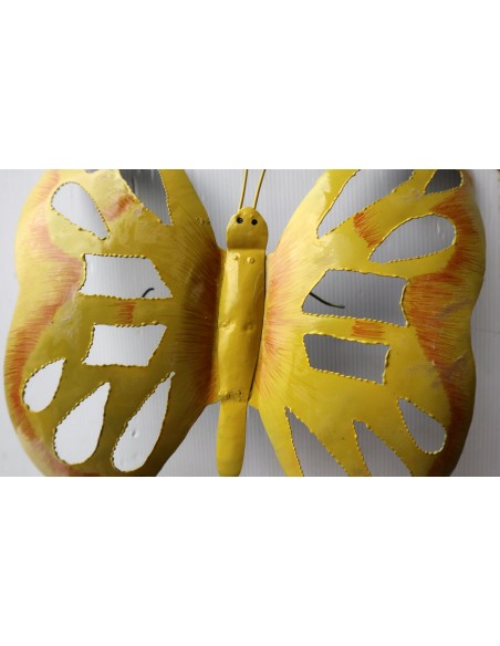 Farfalla decorativa in metallo dipinto sfruttabile come applique gialla cm 30