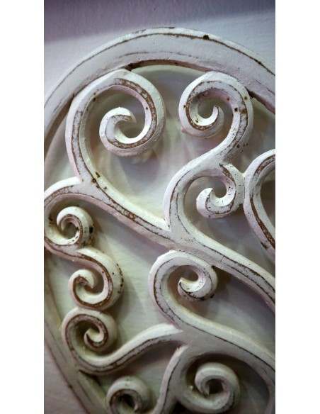 Pannello in legno mdf a forma di cuore bianco decapato san Valentino