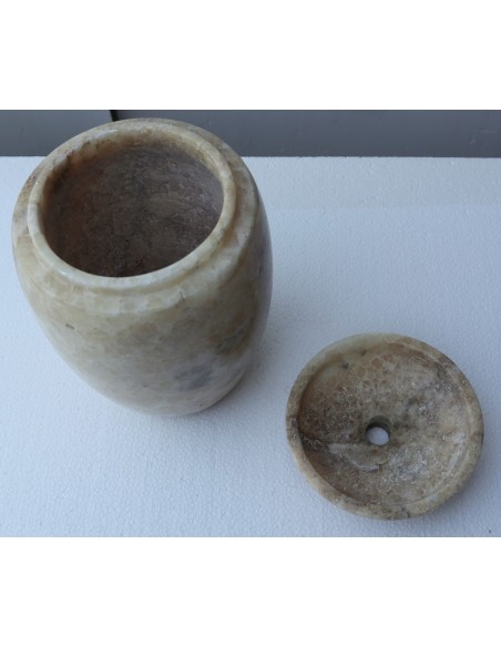 Porta scopino in onice disponibile nei colori chiaro e marrone cm 25hx13 N ° A