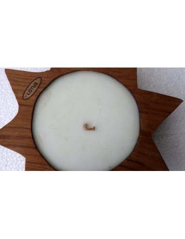 Candela profumata a forma di stella ai fiori di...