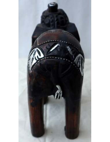 Elefante in legno creato e dipinto a mano sacro...