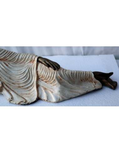 Buddha sdraiato in resina veste color bianca...