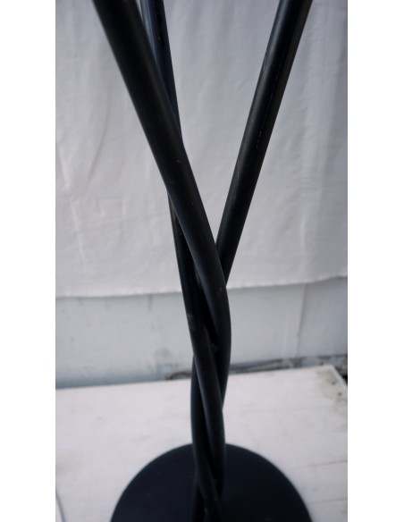 Piantana in foglie di cocco palla di cotone rattan e metallo nera con sfere bianche cm 150