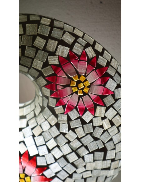 Lampada da tavolo sferica a ciambella in resina e mosaico con fiori colorati