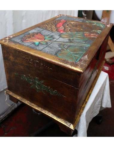 Baule cassapanca in legno di albesia con volto...