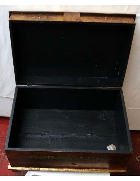 Baule cassapanca in legno di albesia con volto di Buddha color oro cm 60x40x35