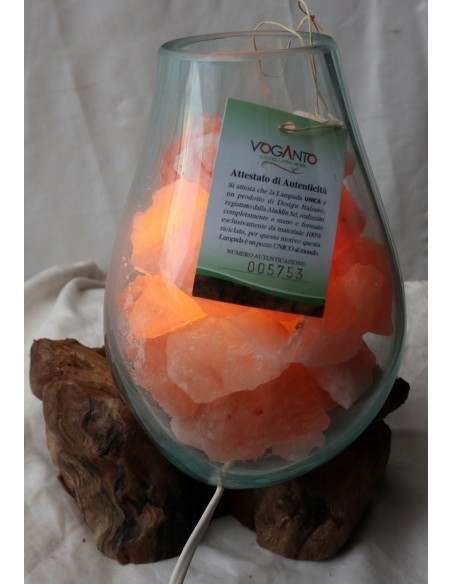 Lampada di sale irripetibile creata in vetro soffiato su legno lasciato naturale salgemma Himalaya cm 23x17x29h n 5753