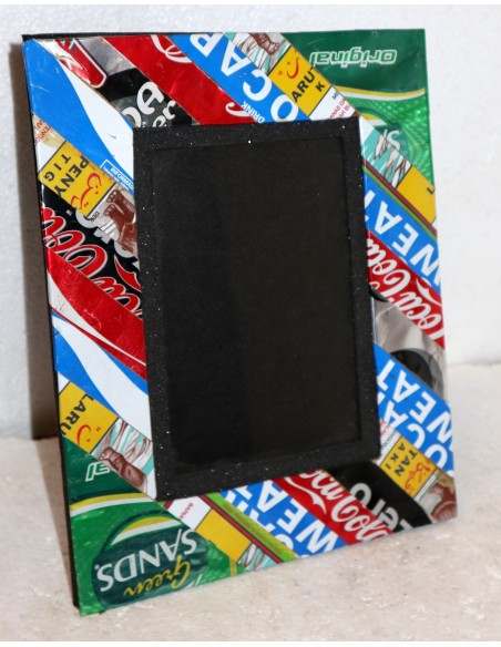 PORTA FOTO multicolor realizzato con il recupero di lattine varie cm 25x20