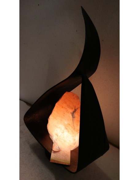 Lampada di sale irripetibile creata in con foglia di cocco a "Goccia" nera