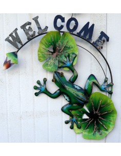 Pannello welcome con una rana in metallo creata e...