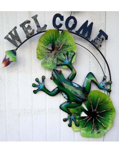 Pannello welcome con una rana in metallo...