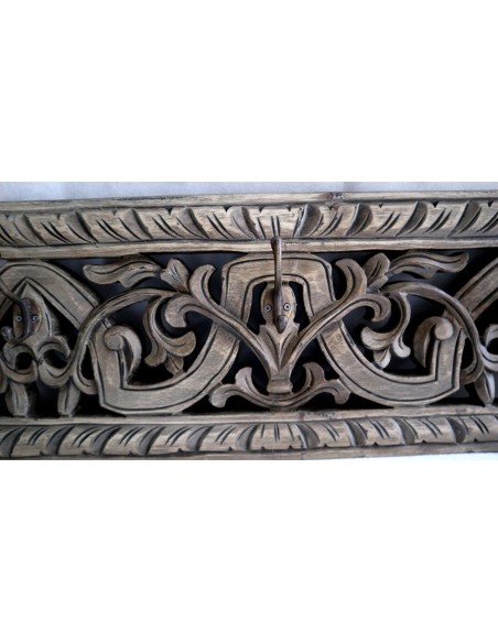Attaccapanni da muro in legno intarsiato a 3 ganci artgianale cm 100x25x2,5 naturale