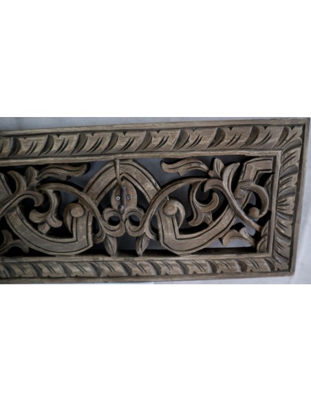 Attaccapanni da muro in legno intarsiato a 3 ganci artgianale cm 100x25x2,5 naturale