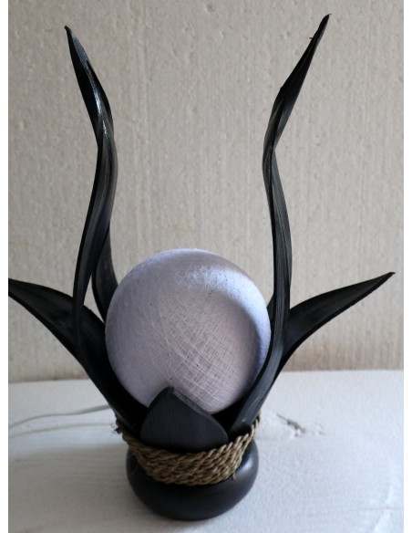 Lampada abatjour in cocco di color nero con sfera di cotone bianca cm 10x18x40h
