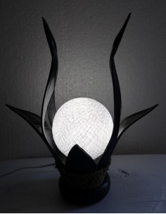Lampada abatjour in cocco di color nero con sfera di... 2