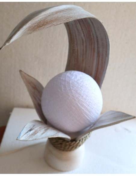 Lampada abatjour in cocco di color bianco decapato con sfera di cotone bianca cm 30x24x36h
