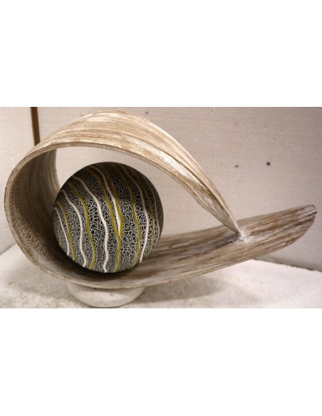 Lampada abatjour in foglia di cocco bianca con sfera in resina nera gialla e bianca