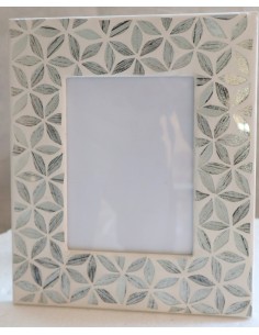 Porta foto cornice argento e bianca a fiori in mosaico...