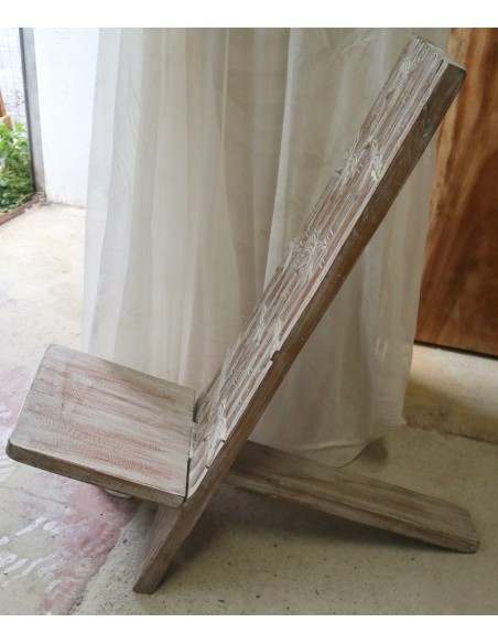 Sedia in legno di mogano tipo sdraia bianca decapata intarsiata mano cm100x34x32 con canne bambù incise