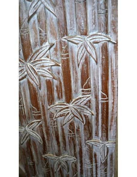 Sedia in legno di mogano tipo sdraia bianca decapata intarsiata mano cm100x34x32 con canne bambù incise