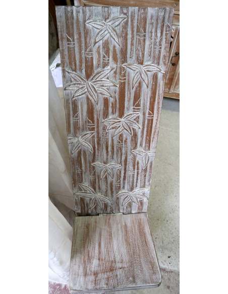 Sedia in legno di mogano tipo sdraia bianca decapata intarsiata mano cm100x34x32 con canne bambù incise